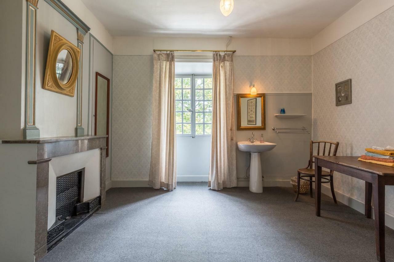 Domaine De L'Amiral Bed & Breakfast Saint-Laurent-du-Pape ภายนอก รูปภาพ